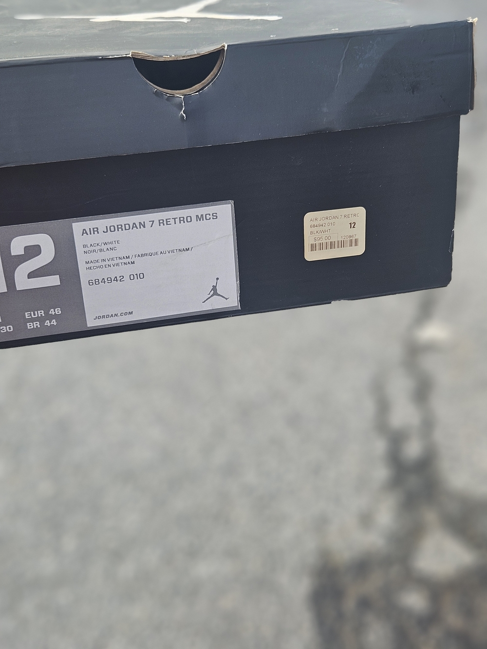 Jordan Black and White Air Jordan 2 Retro Box